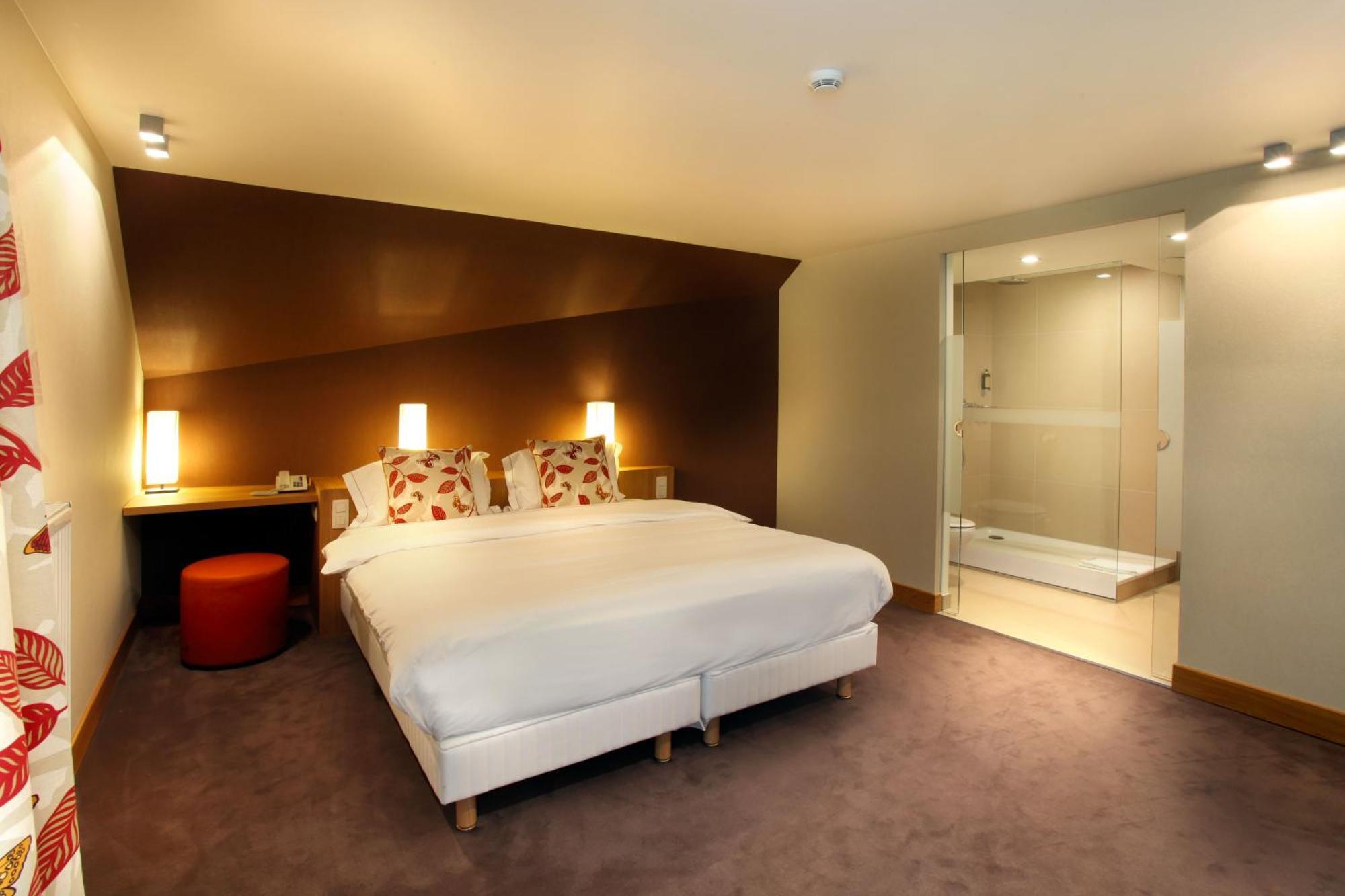 Double or Twin Room Lake View,709190410:JPEG